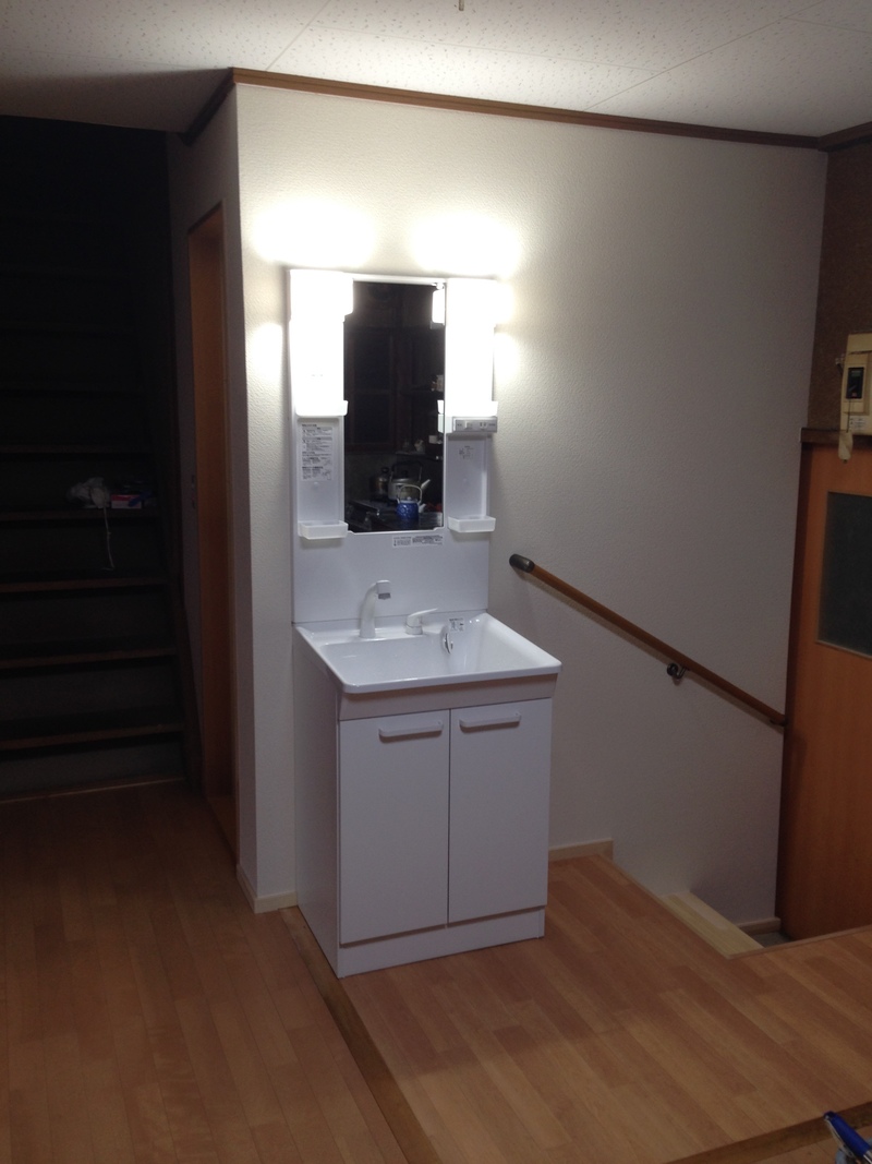 洗面台・勝手口のリフォーム